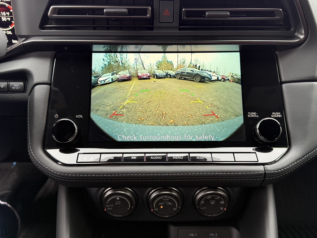Vehicle image 26 of 33