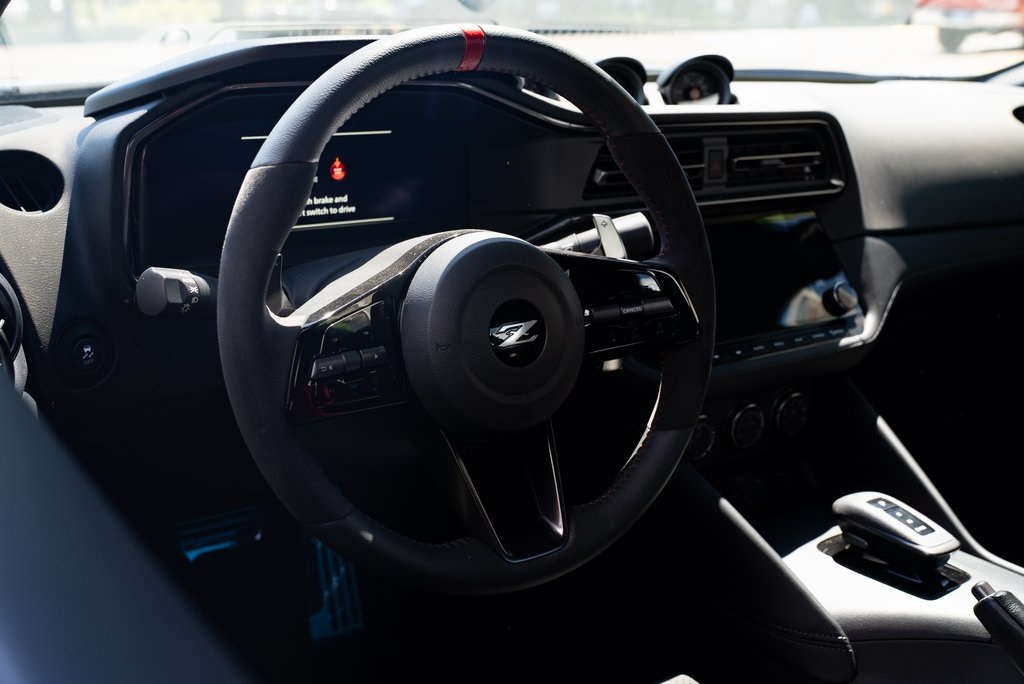 Vehicle image 13 of 24