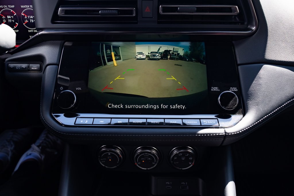 Vehicle image 19 of 24