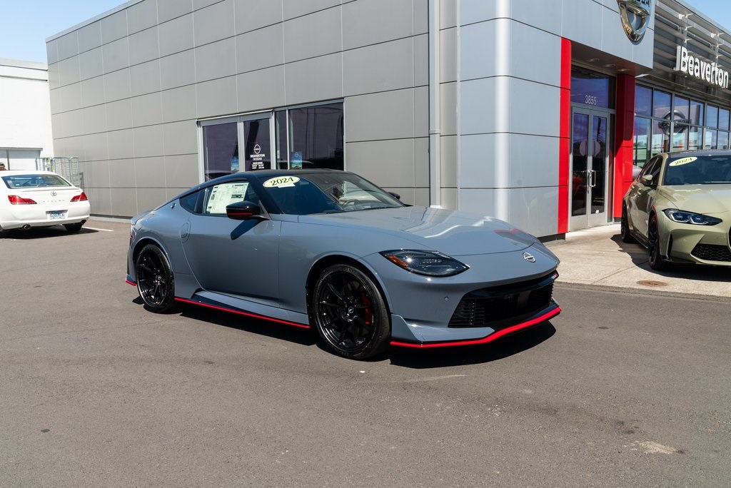 Vehicle image 4 of 24
