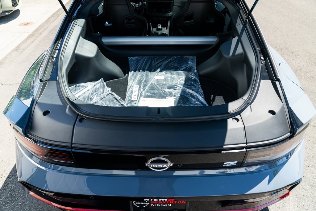 Vehicle image 9 of 24