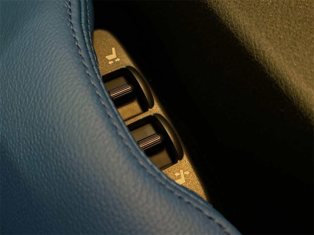 Vehicle image 24 of 36