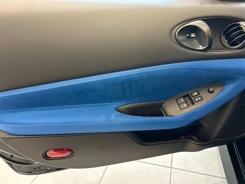 Vehicle image 17 of 36