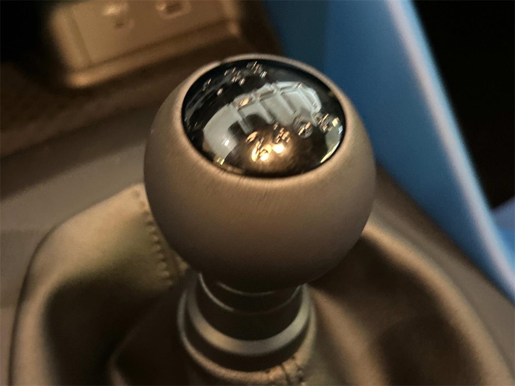 Vehicle image 34 of 36