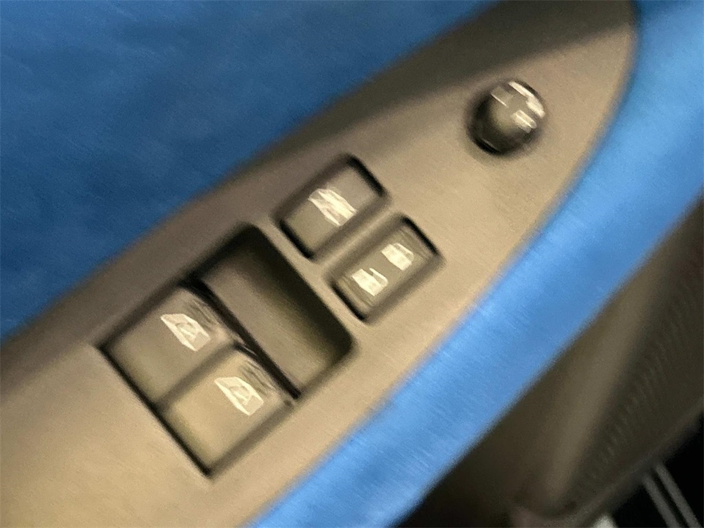 Vehicle image 29 of 36