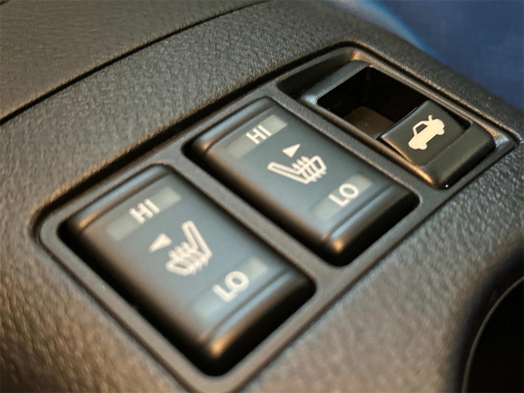 Vehicle image 25 of 36