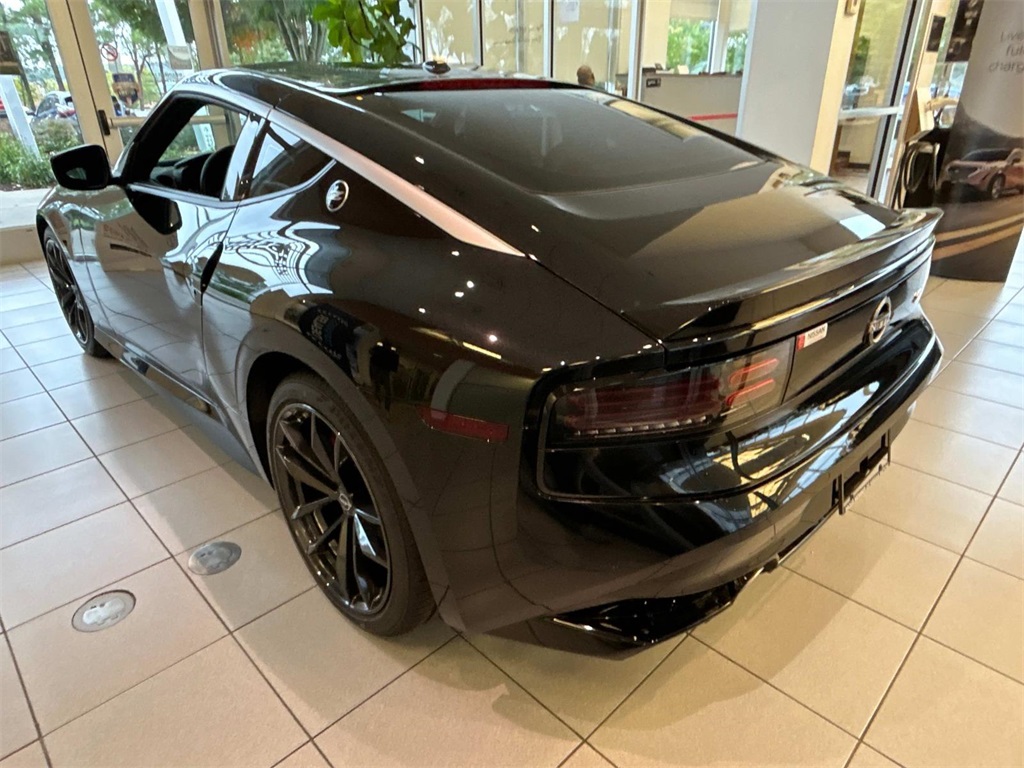 Vehicle image 6 of 36