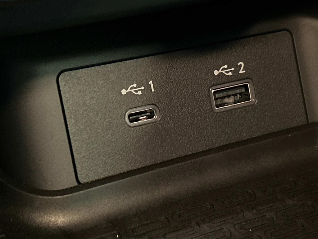 Vehicle image 26 of 36