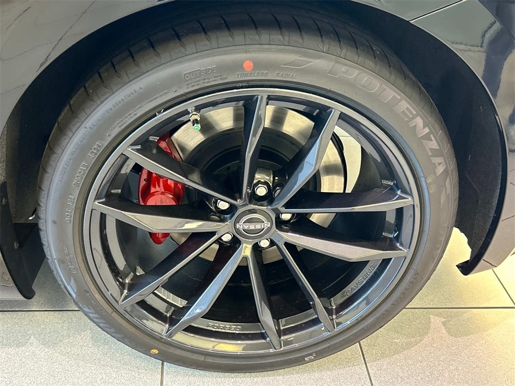 Vehicle image 9 of 36