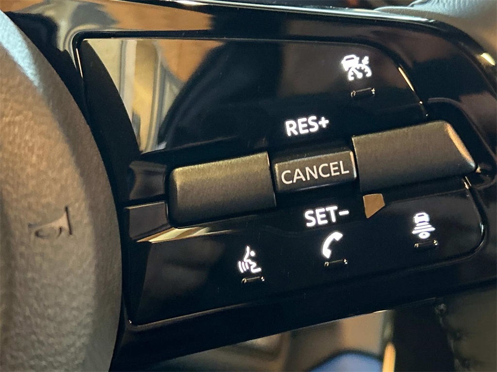 Vehicle image 28 of 36