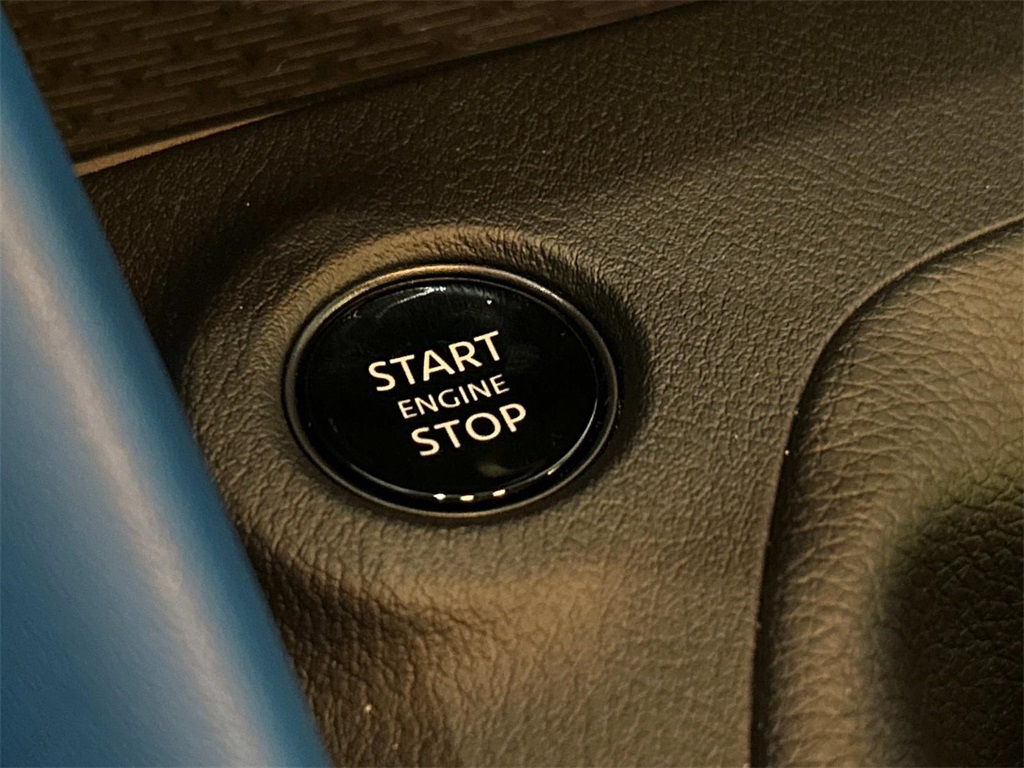 Vehicle image 21 of 36