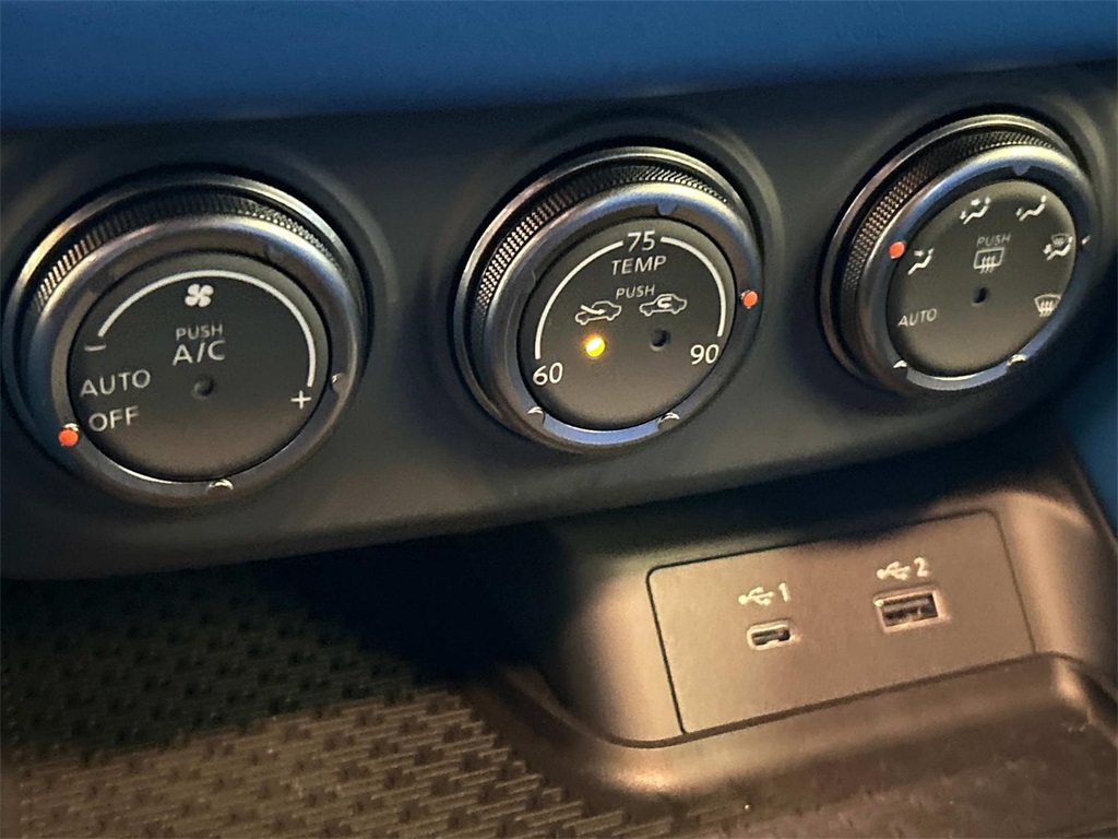 Vehicle image 19 of 36