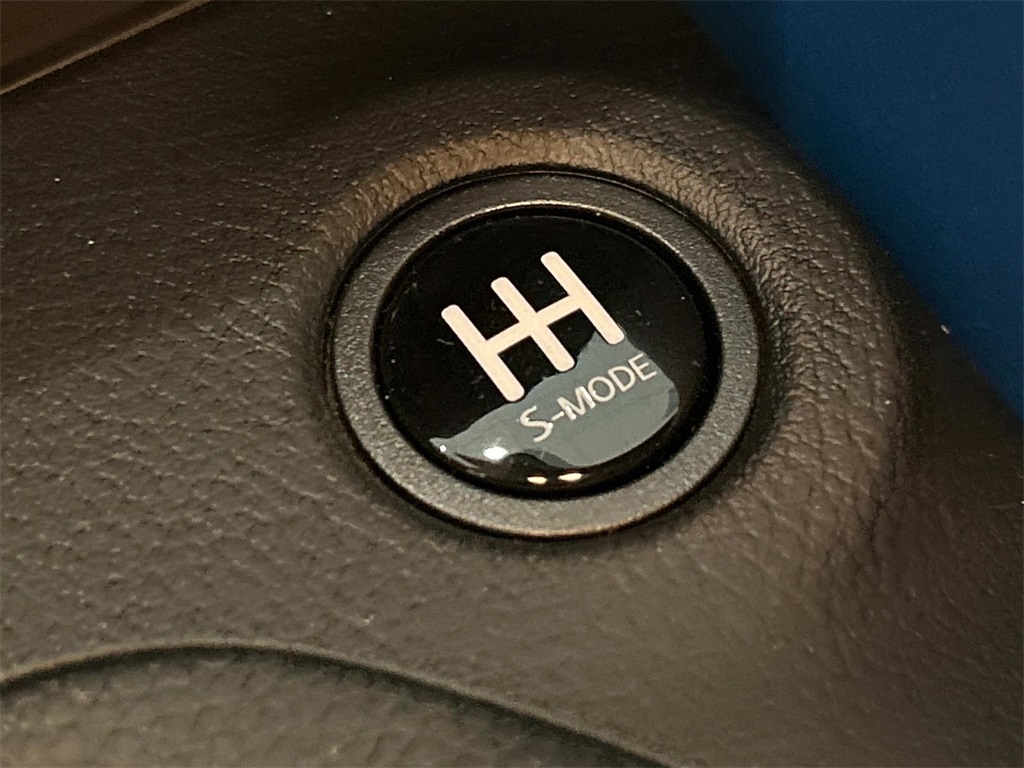 Vehicle image 20 of 36