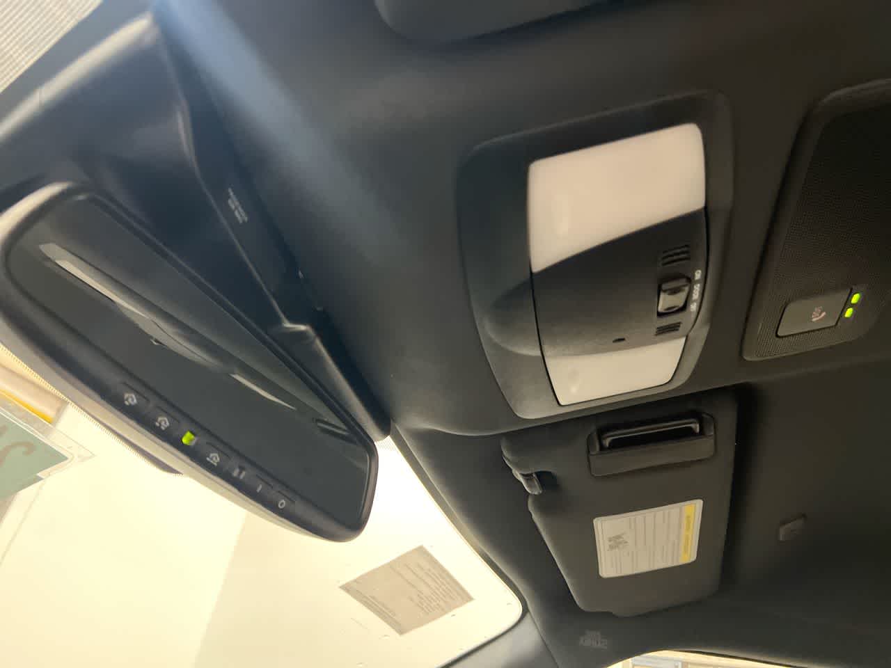 Vehicle image 21 of 25