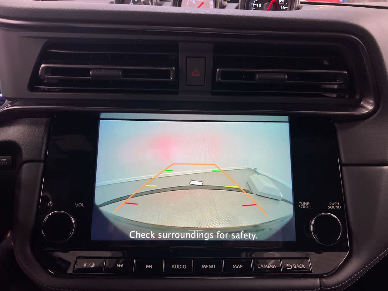 Vehicle image 18 of 25