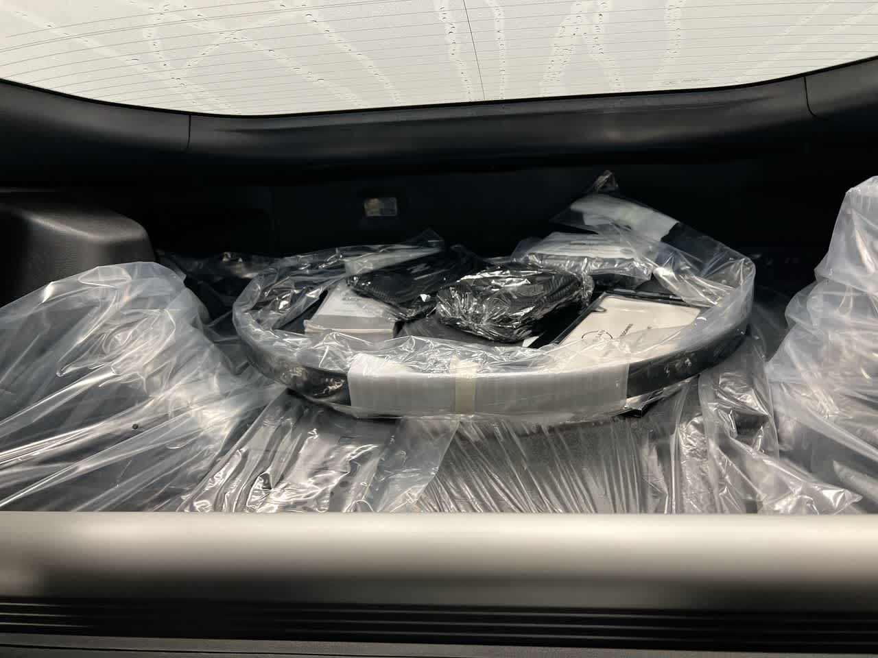 Vehicle image 23 of 25