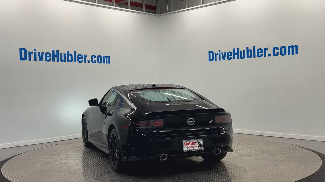 Vehicle image 8 of 25