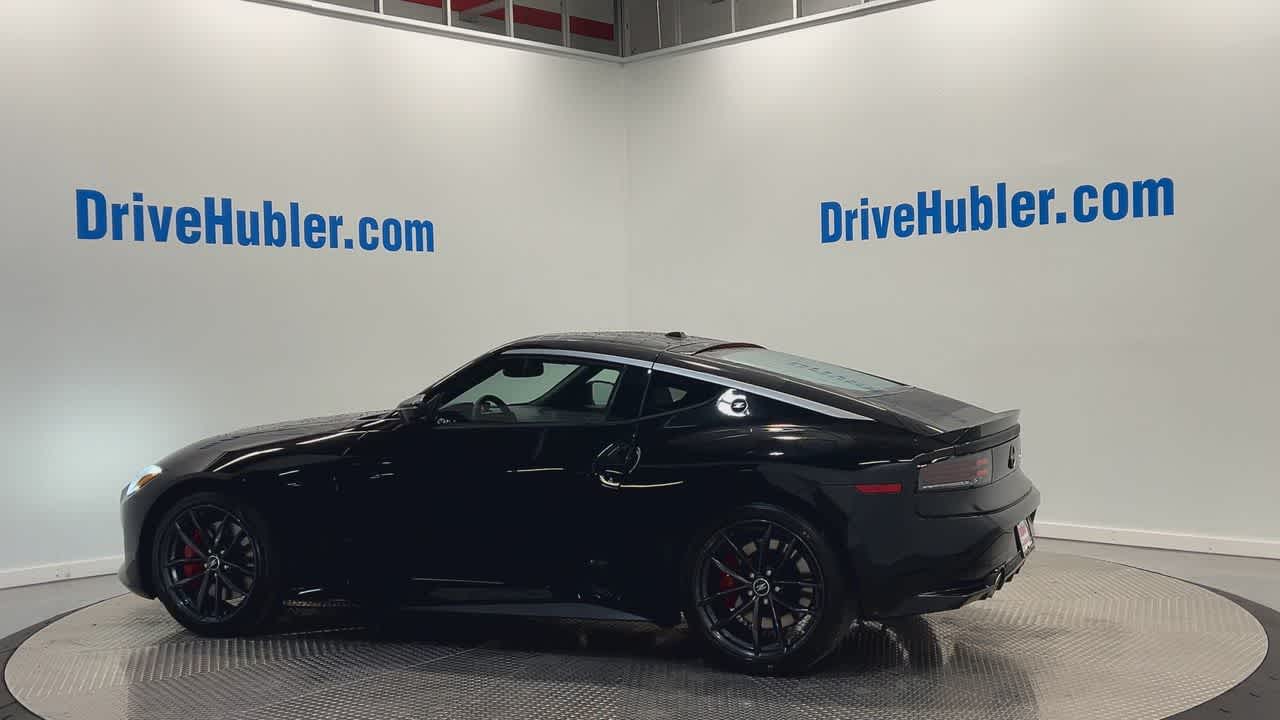 Vehicle image 9 of 25