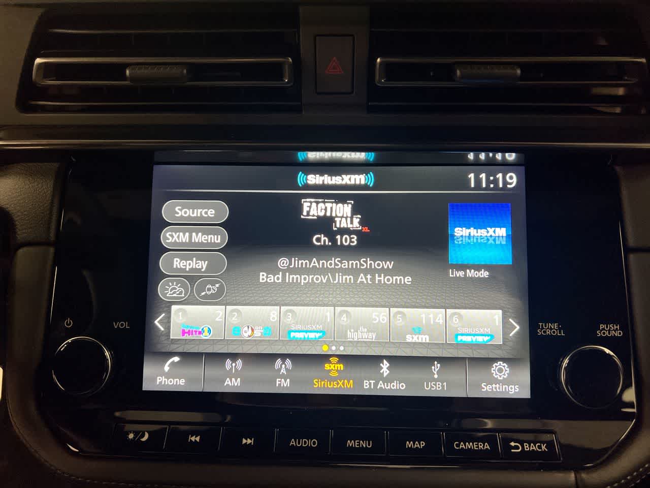 Vehicle image 16 of 25