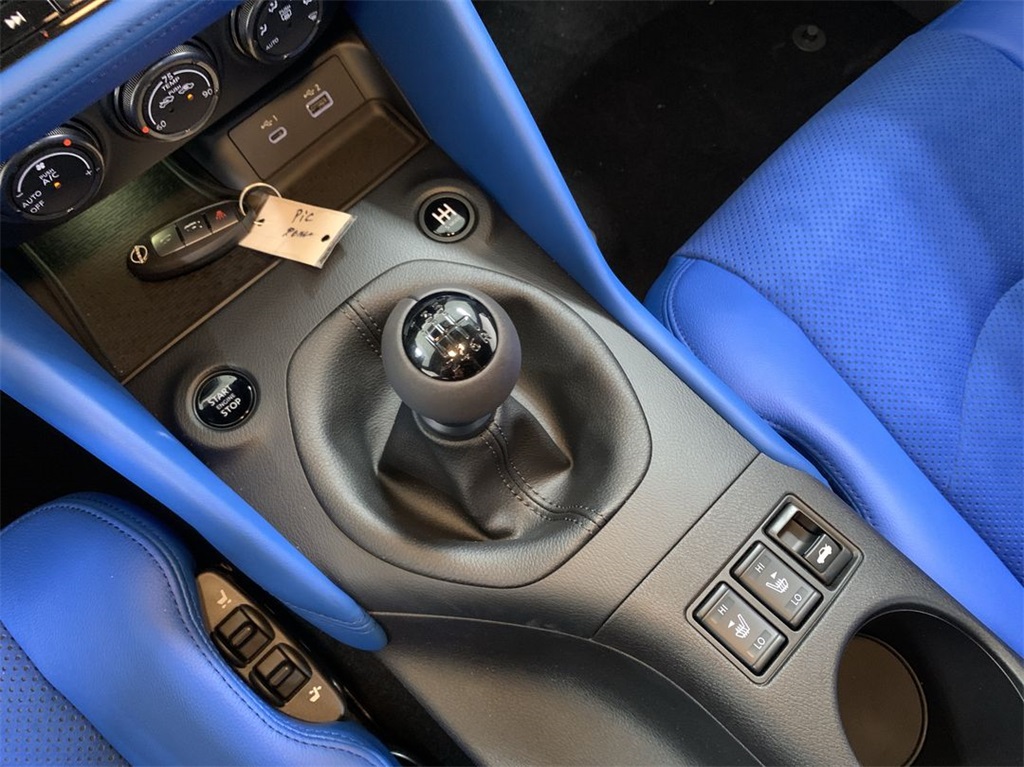 Vehicle image 18 of 19