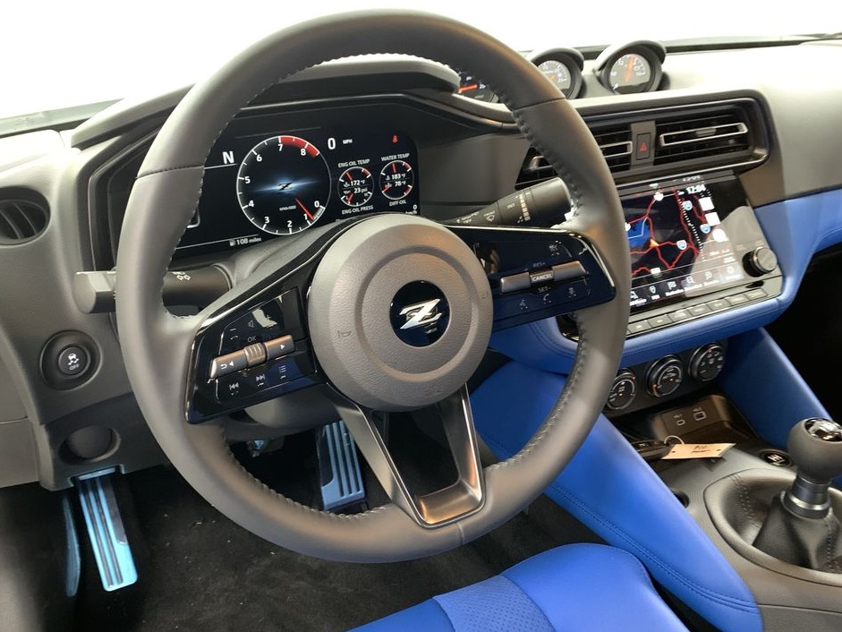 Vehicle image 10 of 19