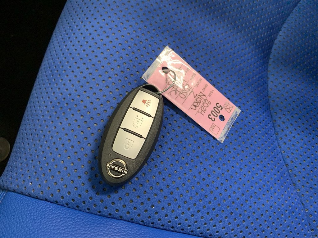 Vehicle image 13 of 19
