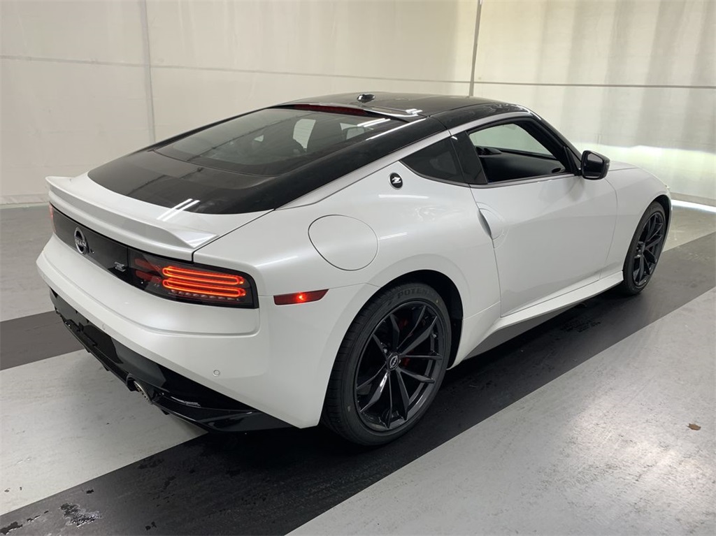 Vehicle image 3 of 19