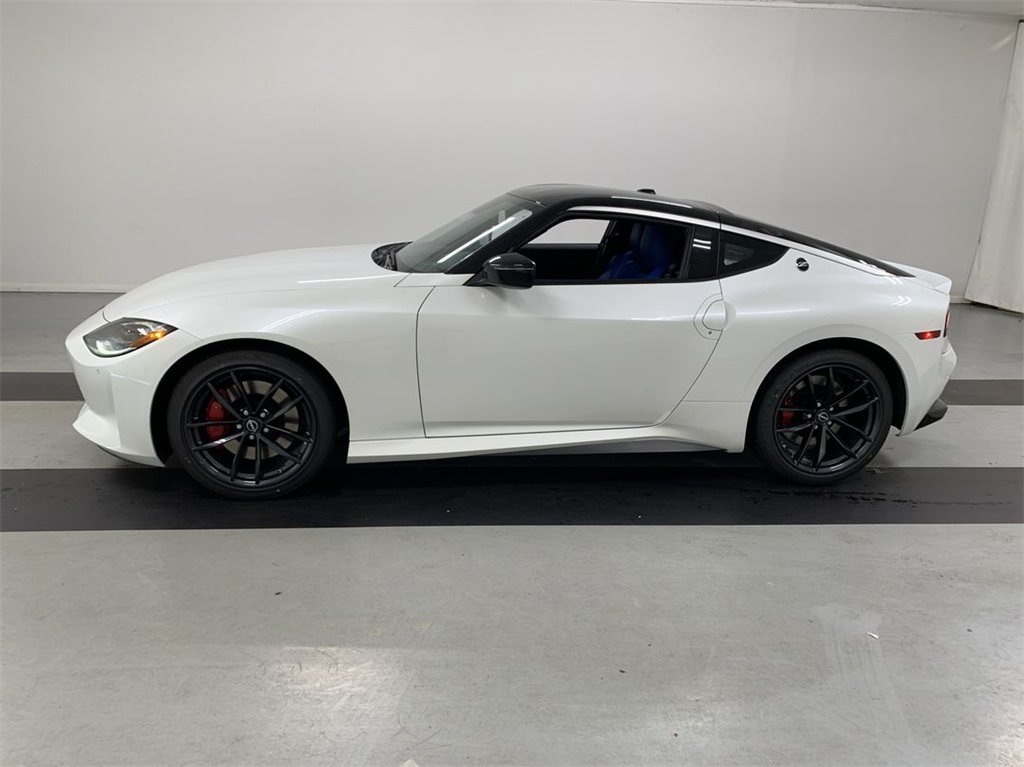 Vehicle image 6 of 19