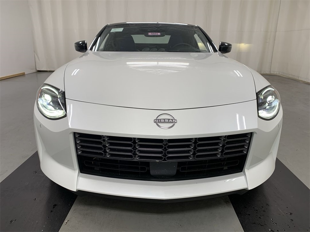 Vehicle image 7 of 19