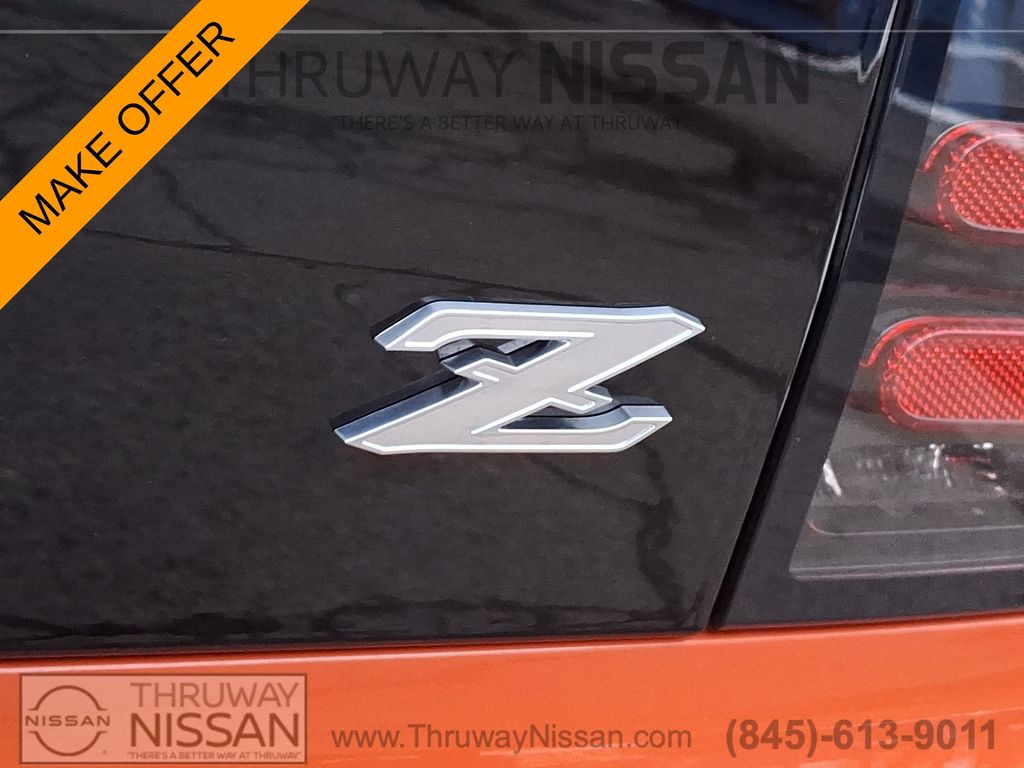Vehicle image 15 of 19