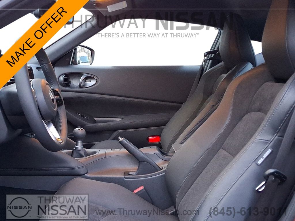 Vehicle image 7 of 19