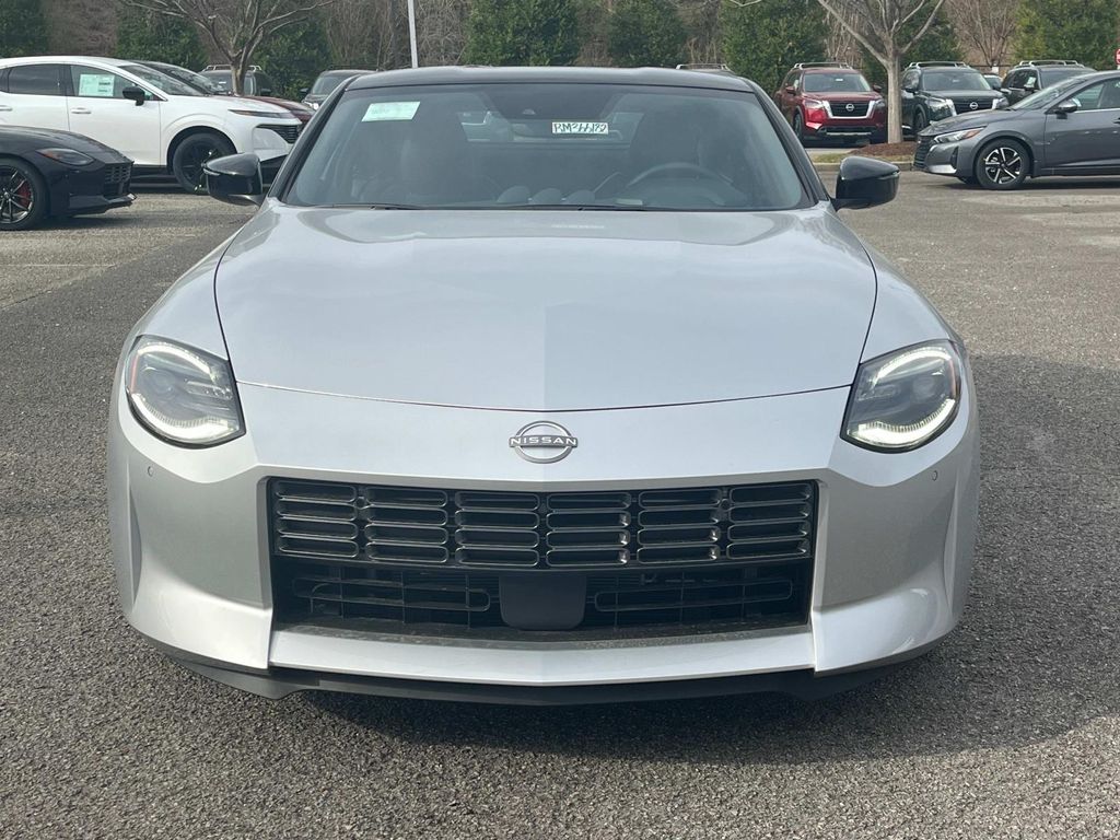Vehicle image 2 of 32