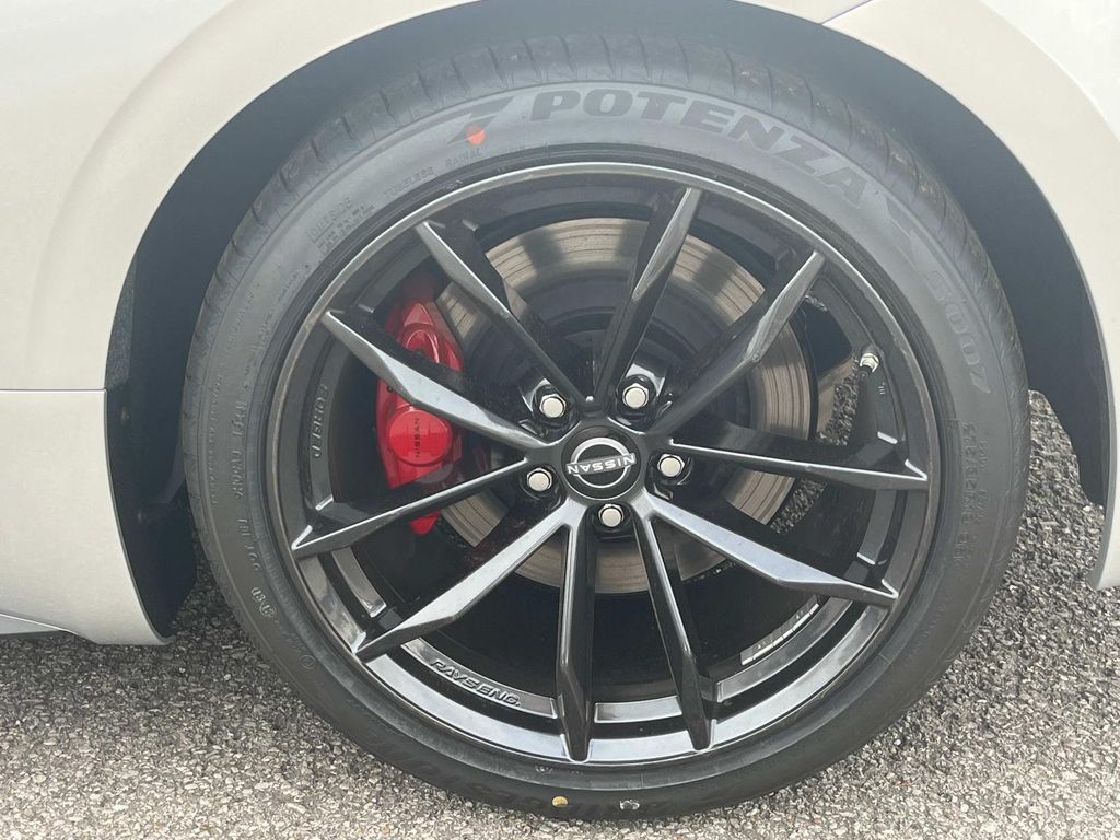 Vehicle image 12 of 32