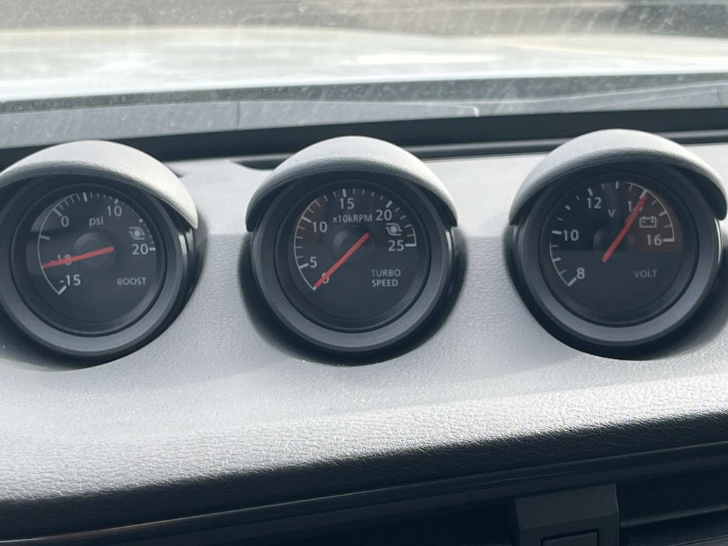 Vehicle image 29 of 32