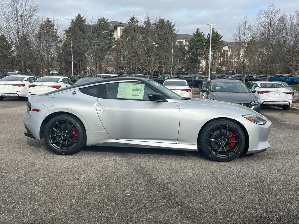 Vehicle image 4 of 32