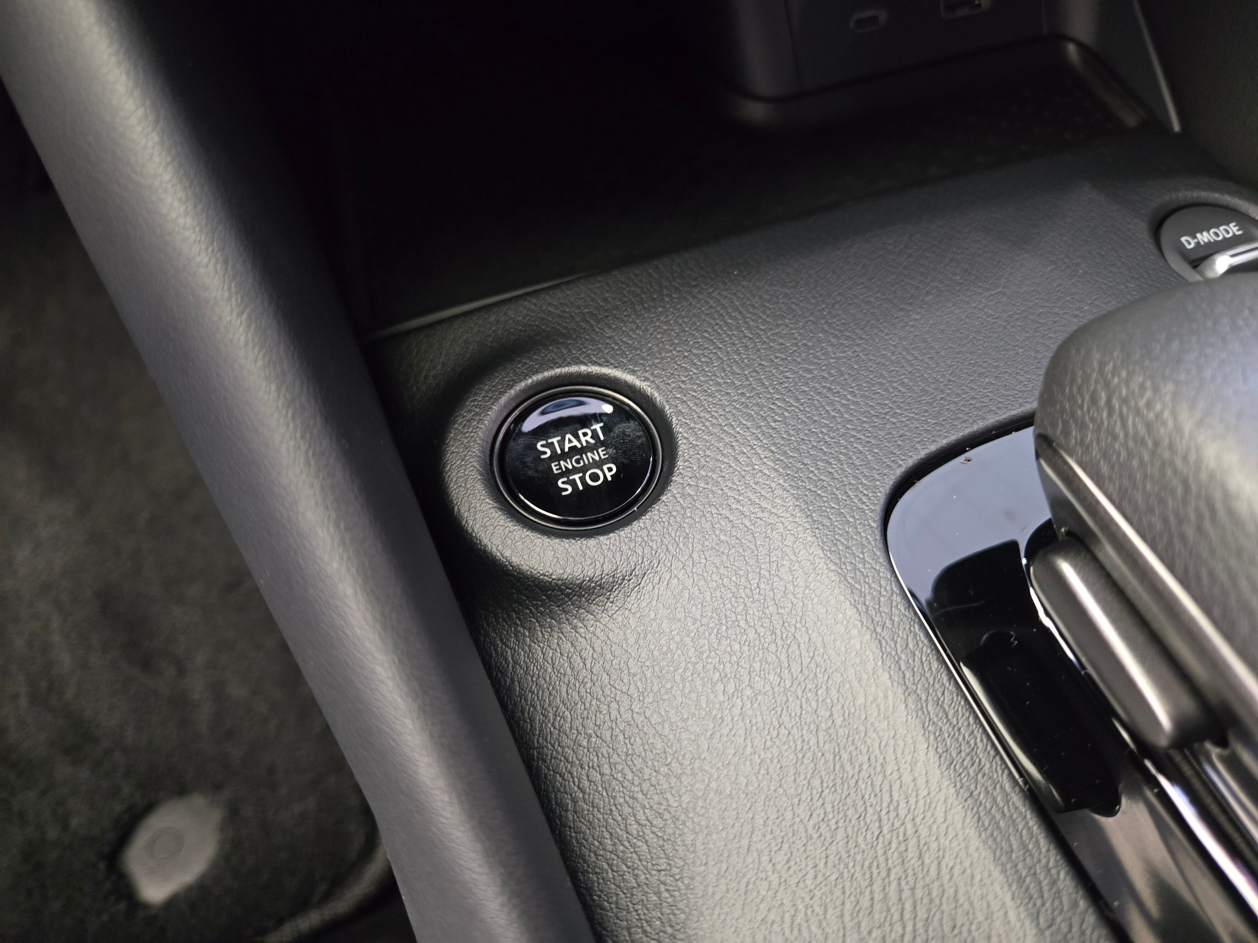 Vehicle image 23 of 24