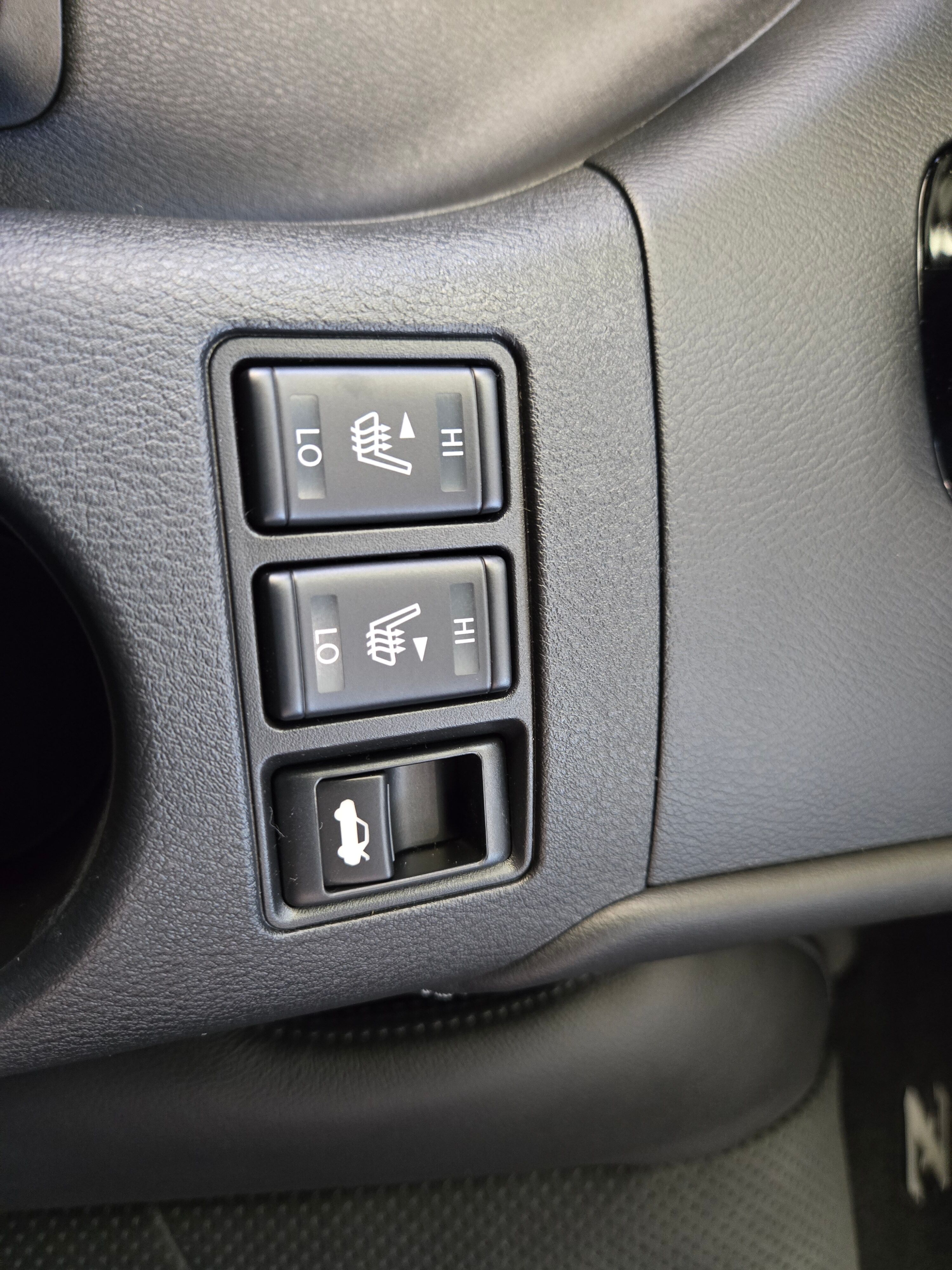 Vehicle image 21 of 24