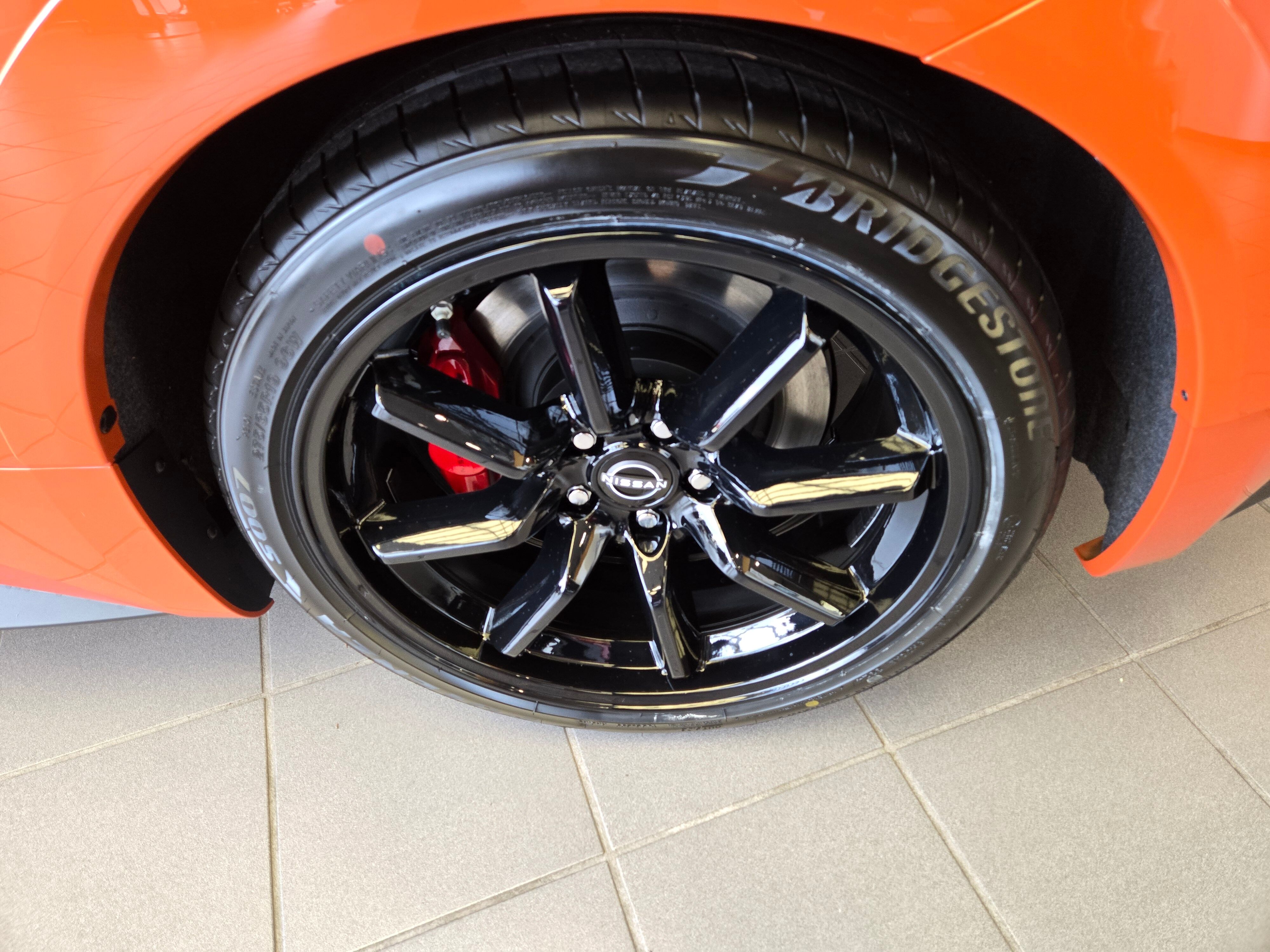 Vehicle image 11 of 24