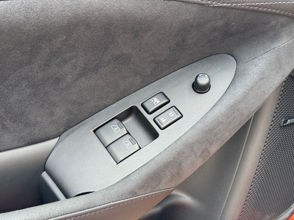 Vehicle image 18 of 29