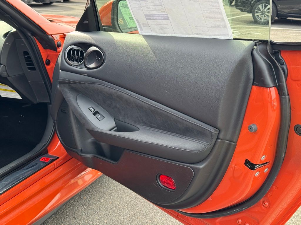 Vehicle image 24 of 29