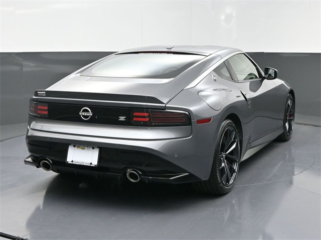 Vehicle image 13 of 41
