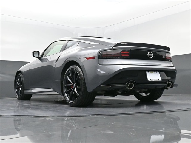Vehicle image 15 of 41