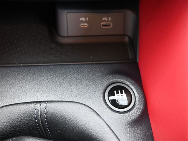 Vehicle image 34 of 41