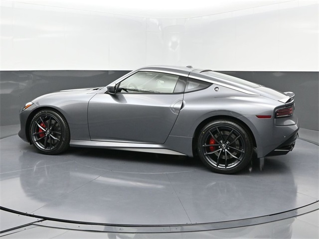 Vehicle image 16 of 41
