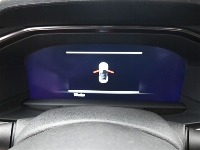Vehicle image 25 of 41