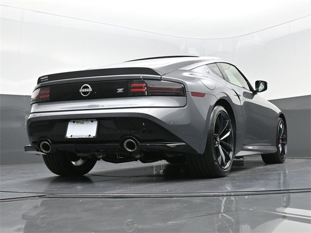 Vehicle image 10 of 41