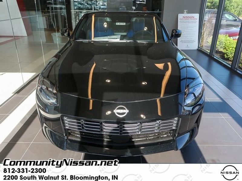 Vehicle image 10 of 27