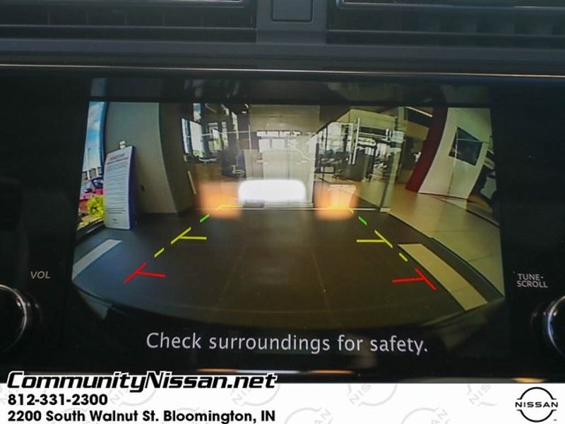 Vehicle image 18 of 27