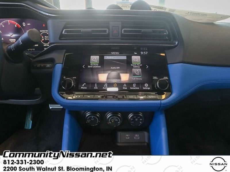Vehicle image 17 of 27