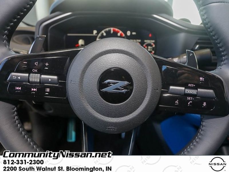 Vehicle image 16 of 27